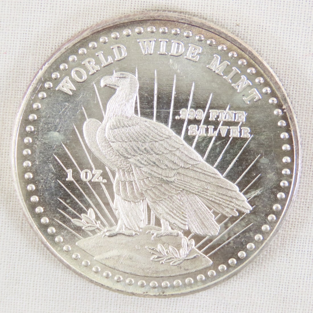 1981 Worldwide Mint 1ozt .999 Silver Round - 2