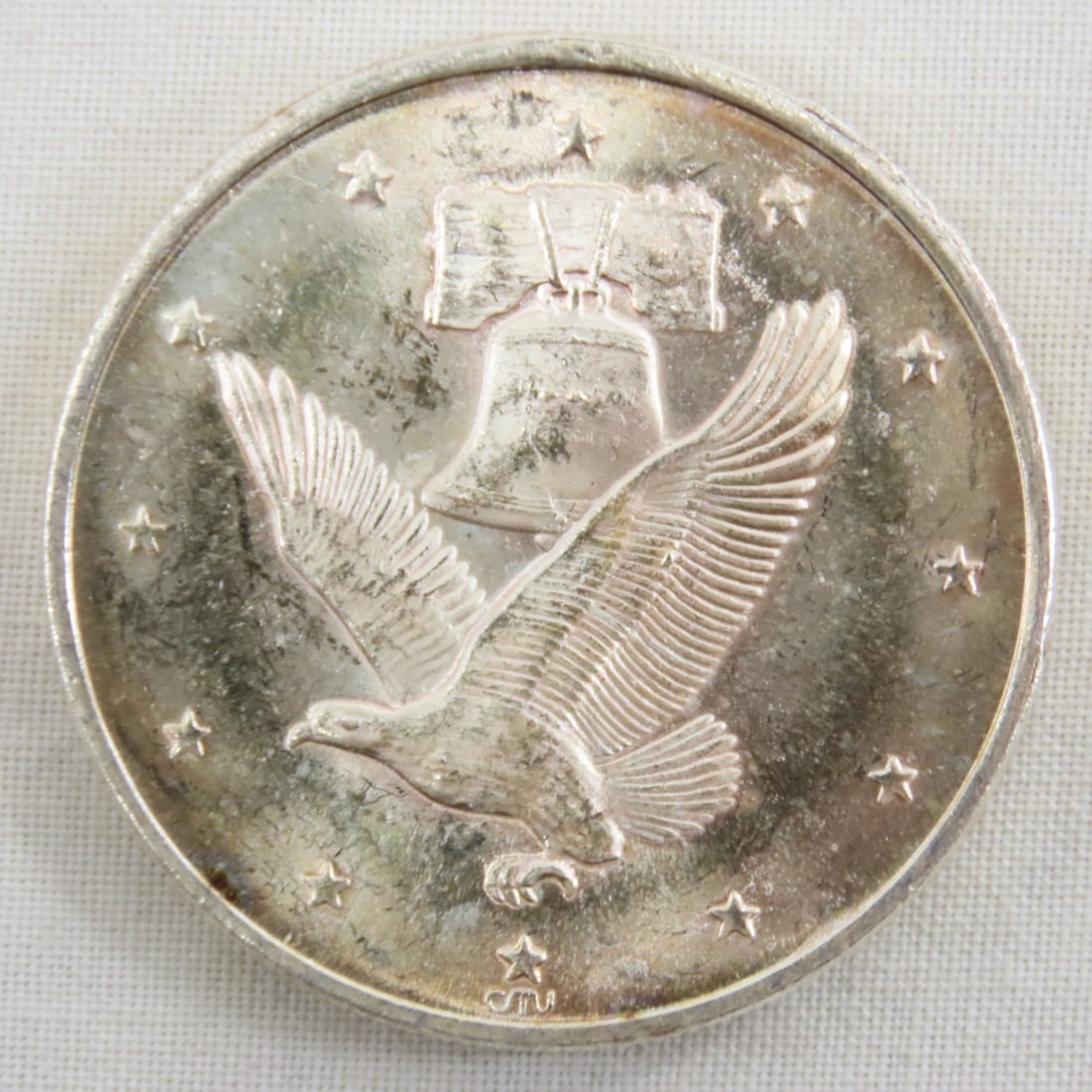CA Crown Mint Flying Eagle 1ozt Silver Round: CA Crown Mint Flying Eagle 1ozt Silver Round - Lot Size 2x2x2" 1 LB All information and photos are intended to be as accurate as possible, but errors are possible. No item may be returned or refused