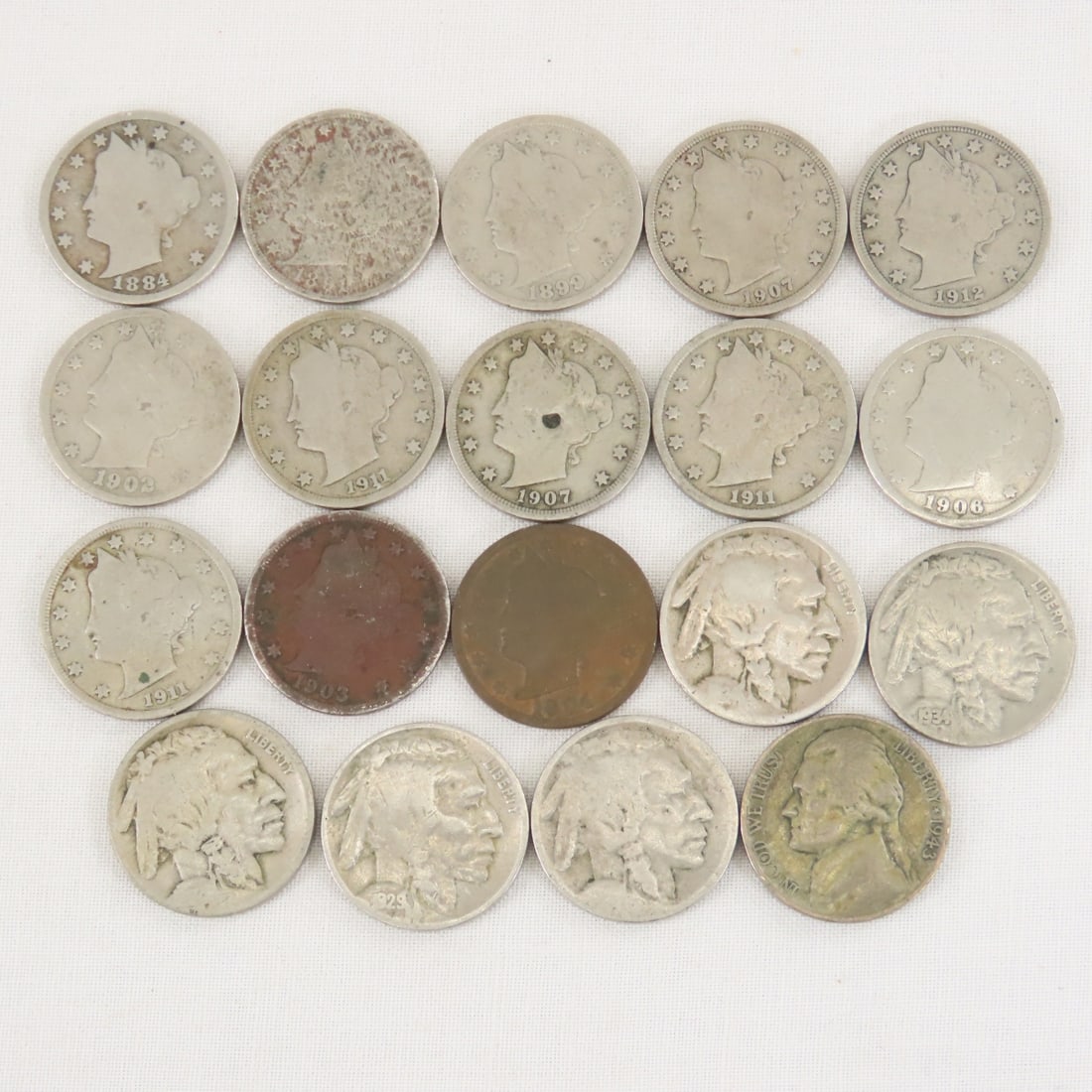 13 Liberty V, 5 Buffalo, & 1 Silver War Nickel (1 of 10)