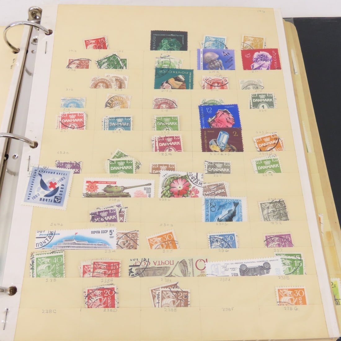 Collection of World stamps, Mainly Czechoslovakia - 15