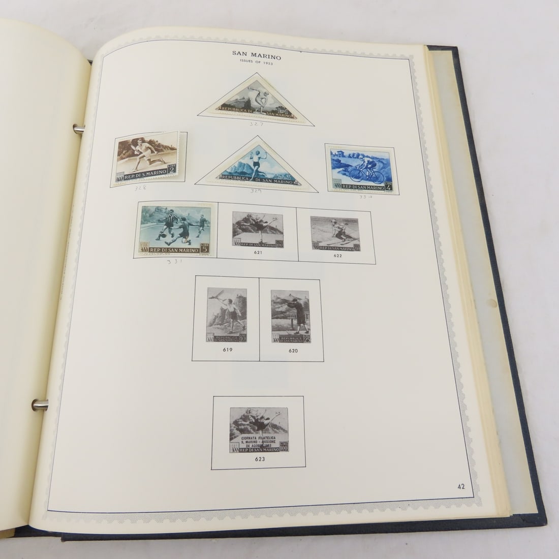 San Marino Stamp Album - hinge less mounts - 10