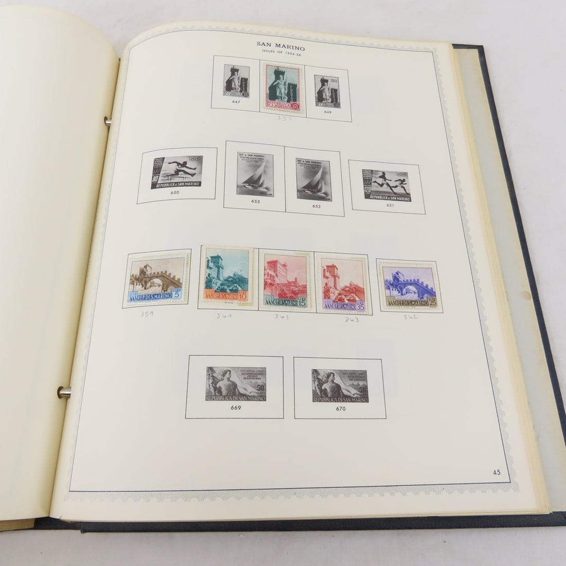 San Marino Stamp Album - hinge less mounts - 11