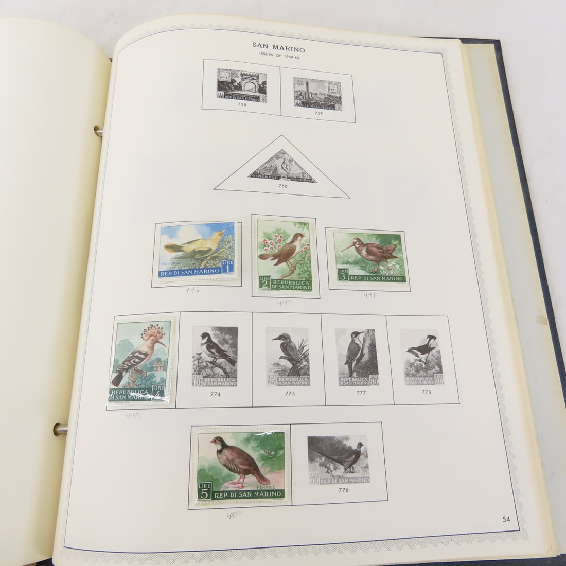 San Marino Stamp Album - hinge less mounts - 12