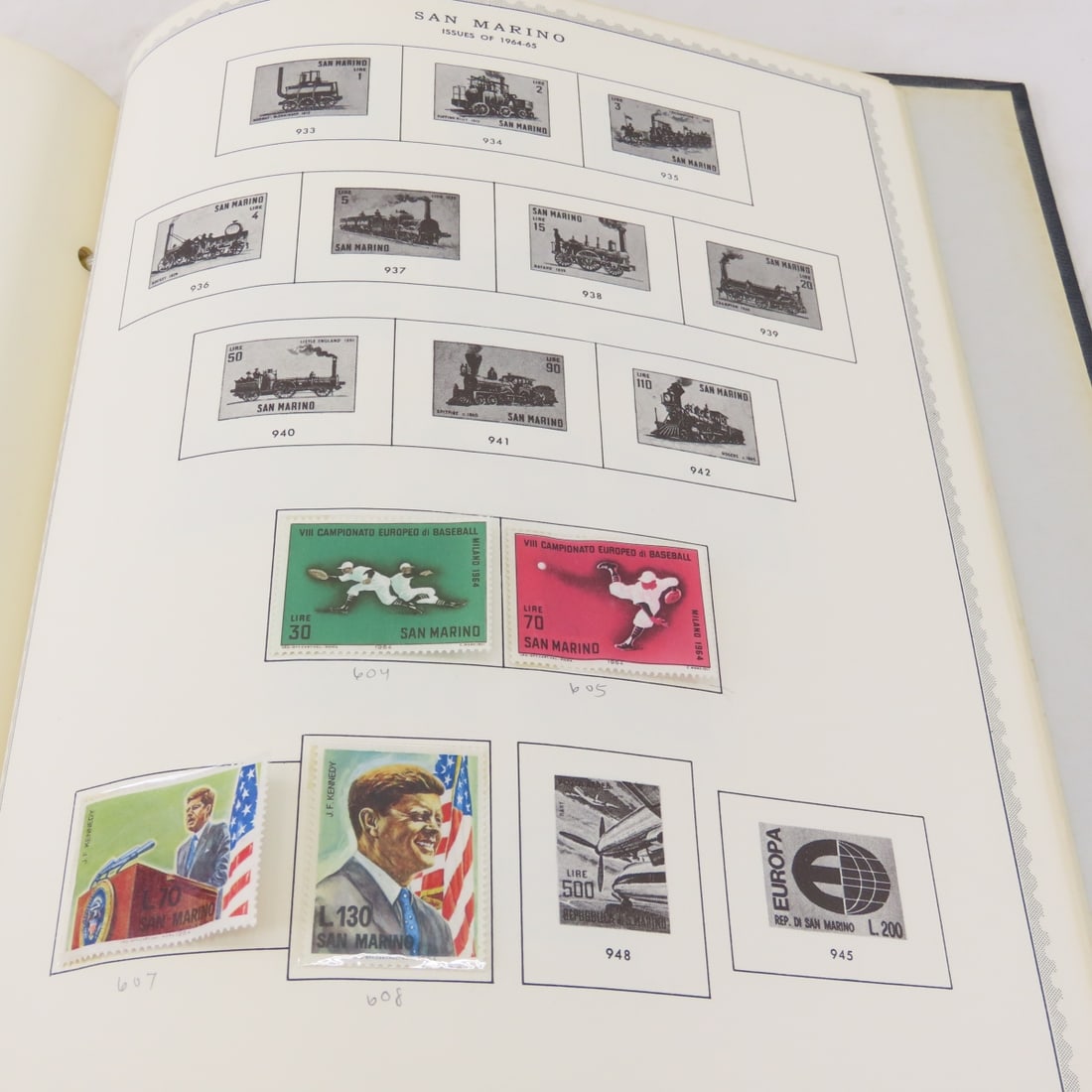 San Marino Stamp Album - hinge less mounts - 14
