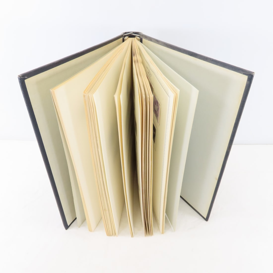 San Marino Stamp Album - hinge less mounts (1 of 14)