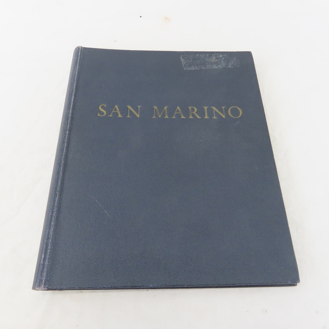 San Marino Stamp Album - hinge less mounts - 2