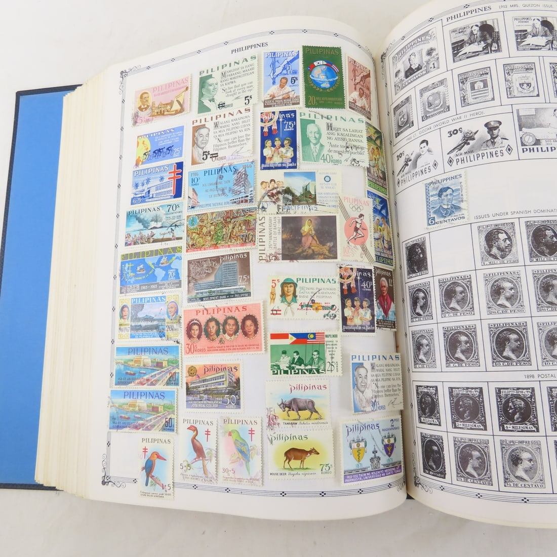 2 Volume "The Regent World Stamp Album" - 10