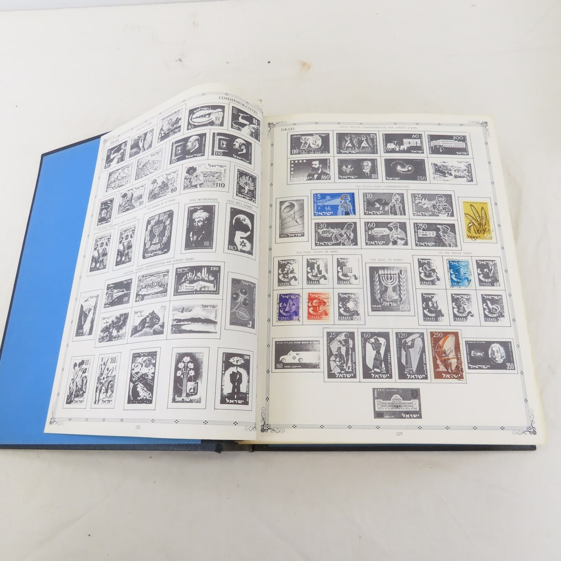 2 Volume "The Regent World Stamp Album" - 3
