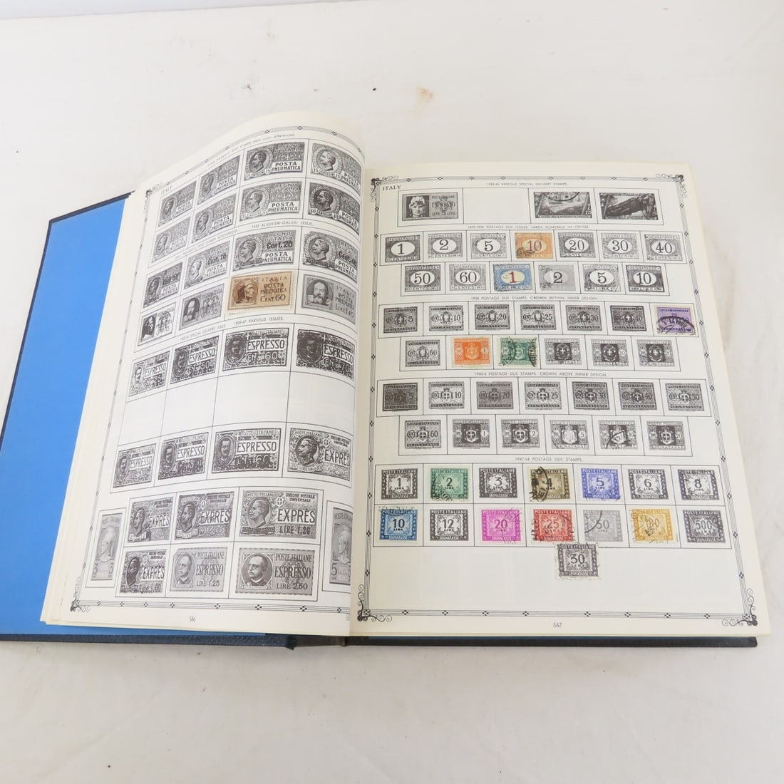 2 Volume "The Regent World Stamp Album" - 5