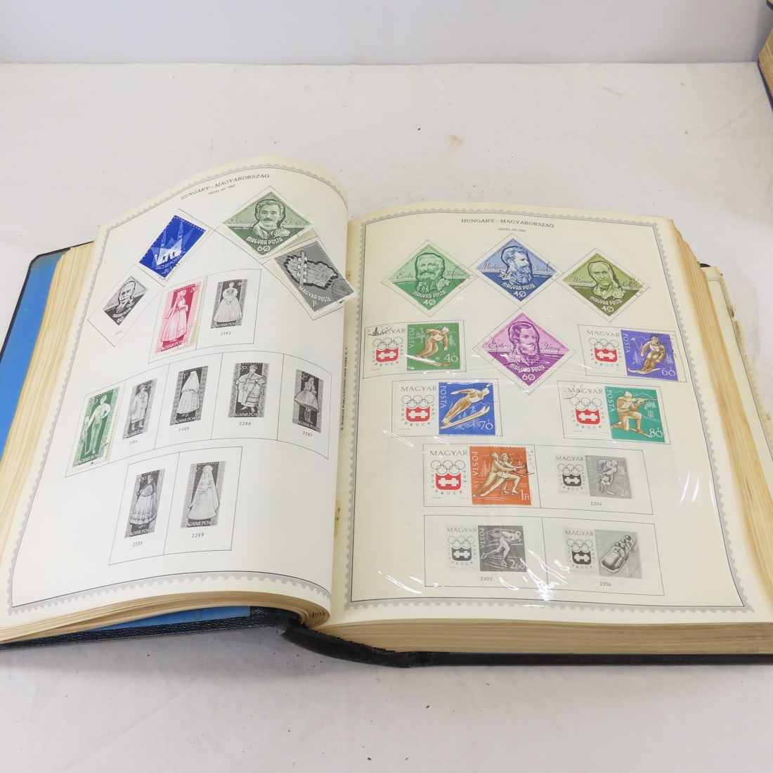 "The Supreme Global Stamp Album" 5 Volume Set - 15