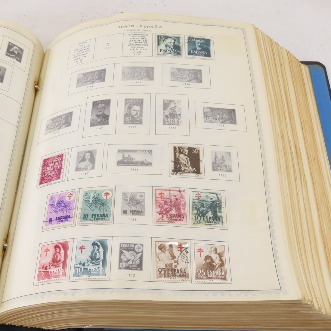 "The Supreme Global Stamp Album" 5 Volume Set - 18
