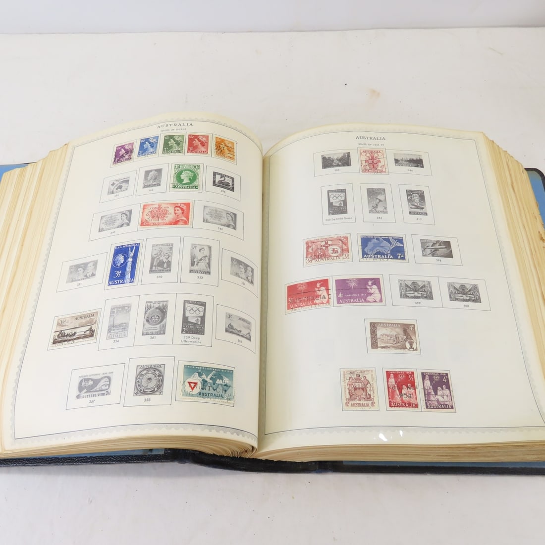 "The Supreme Global Stamp Album" 5 Volume Set - 6