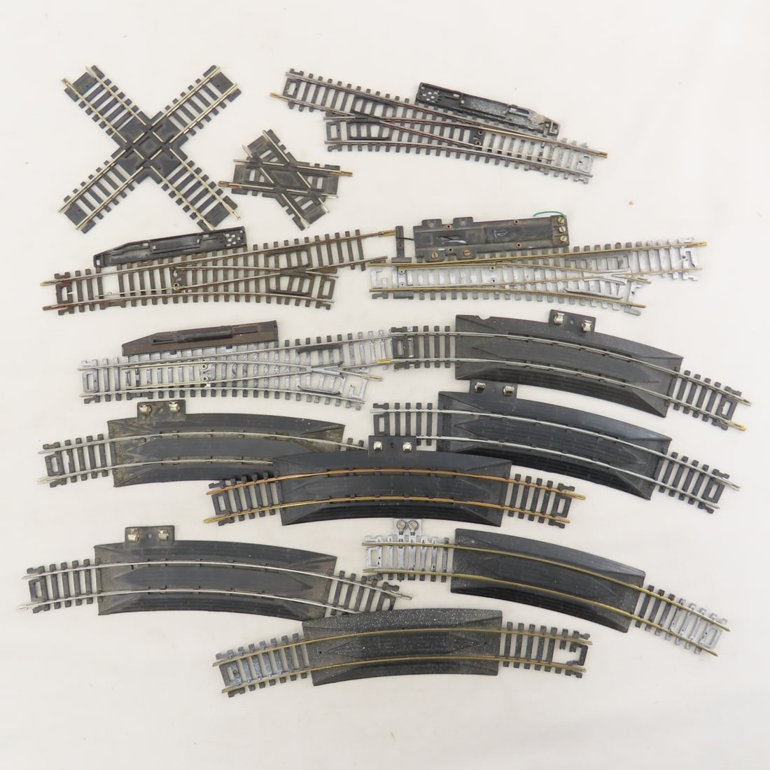 Bachmann, Lifelike & Other HO Trains & Accessories - 16