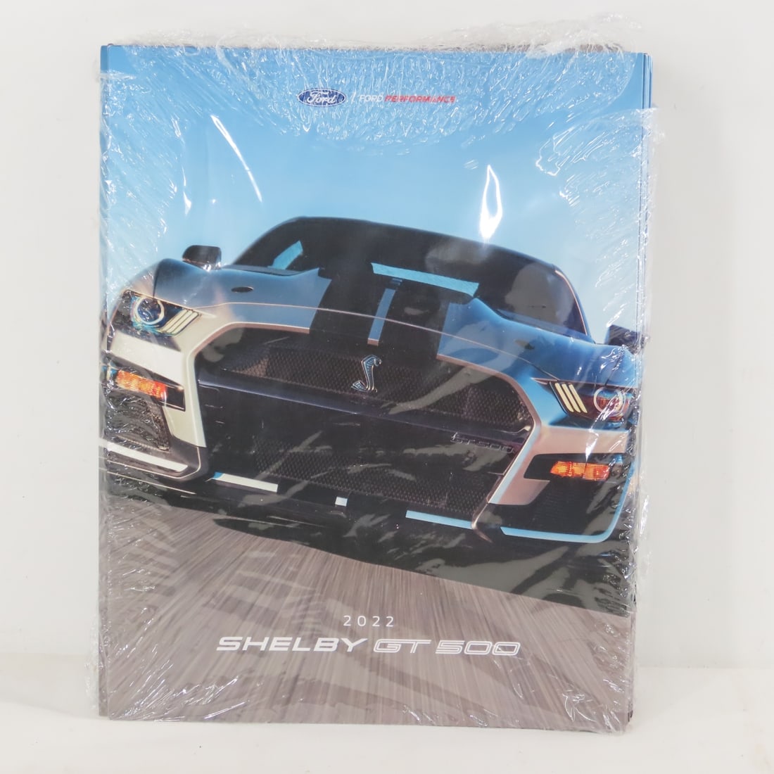 50 Shelby GT 500 2022 Brochures & Paperweight - 8
