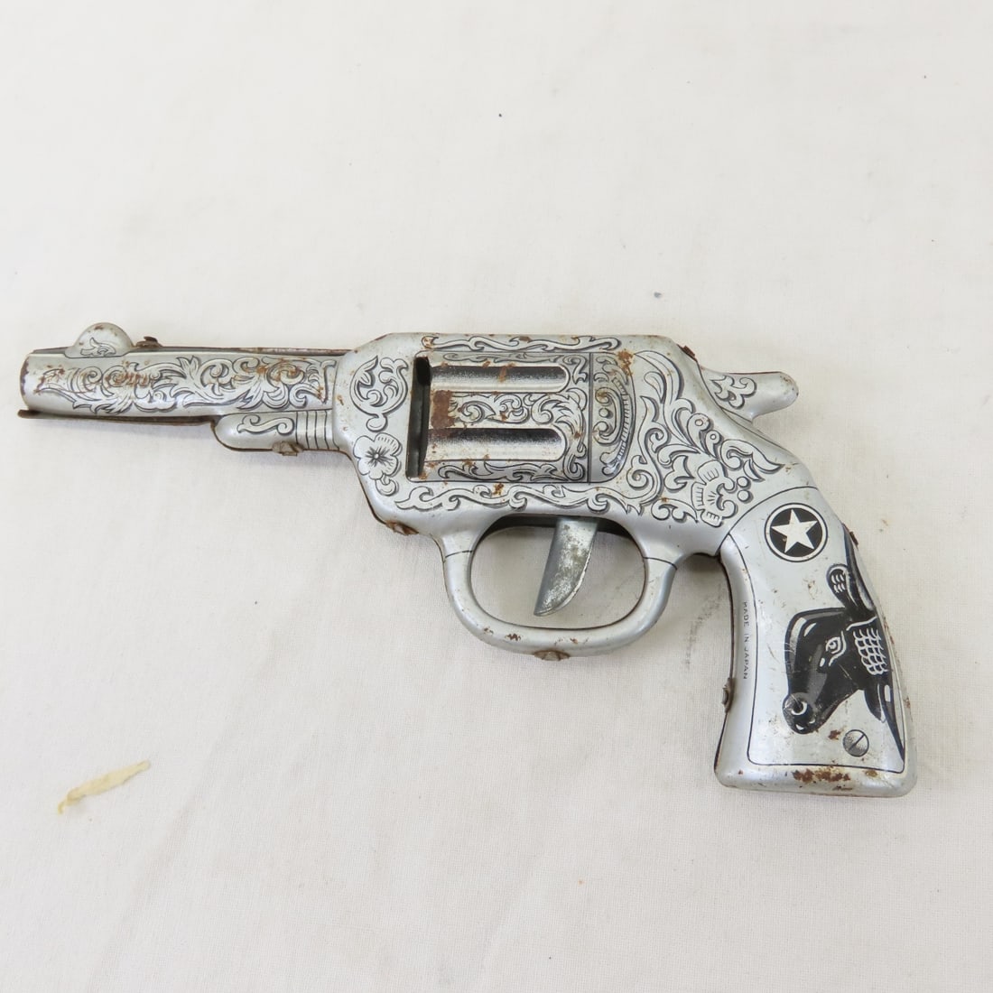 6 Vintage Cap Pistols & 1 Clicker Pistol - 15