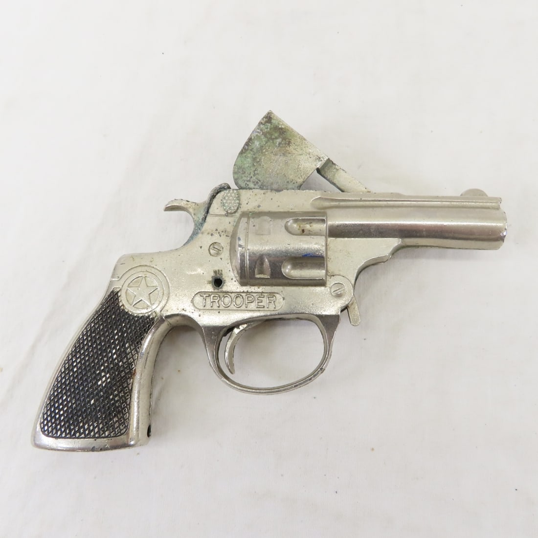 6 Vintage Cap Pistols & 1 Clicker Pistol - 4