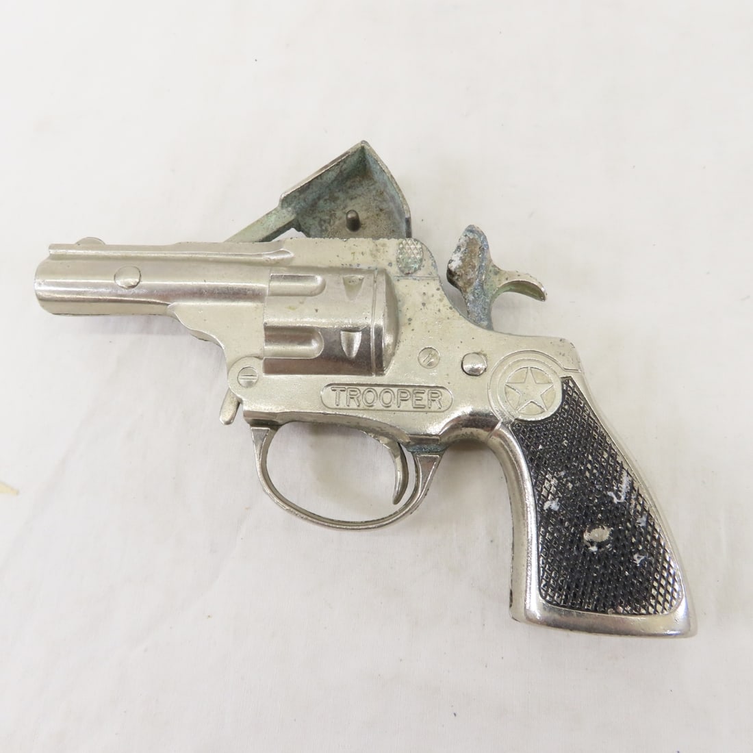 6 Vintage Cap Pistols & 1 Clicker Pistol - 5