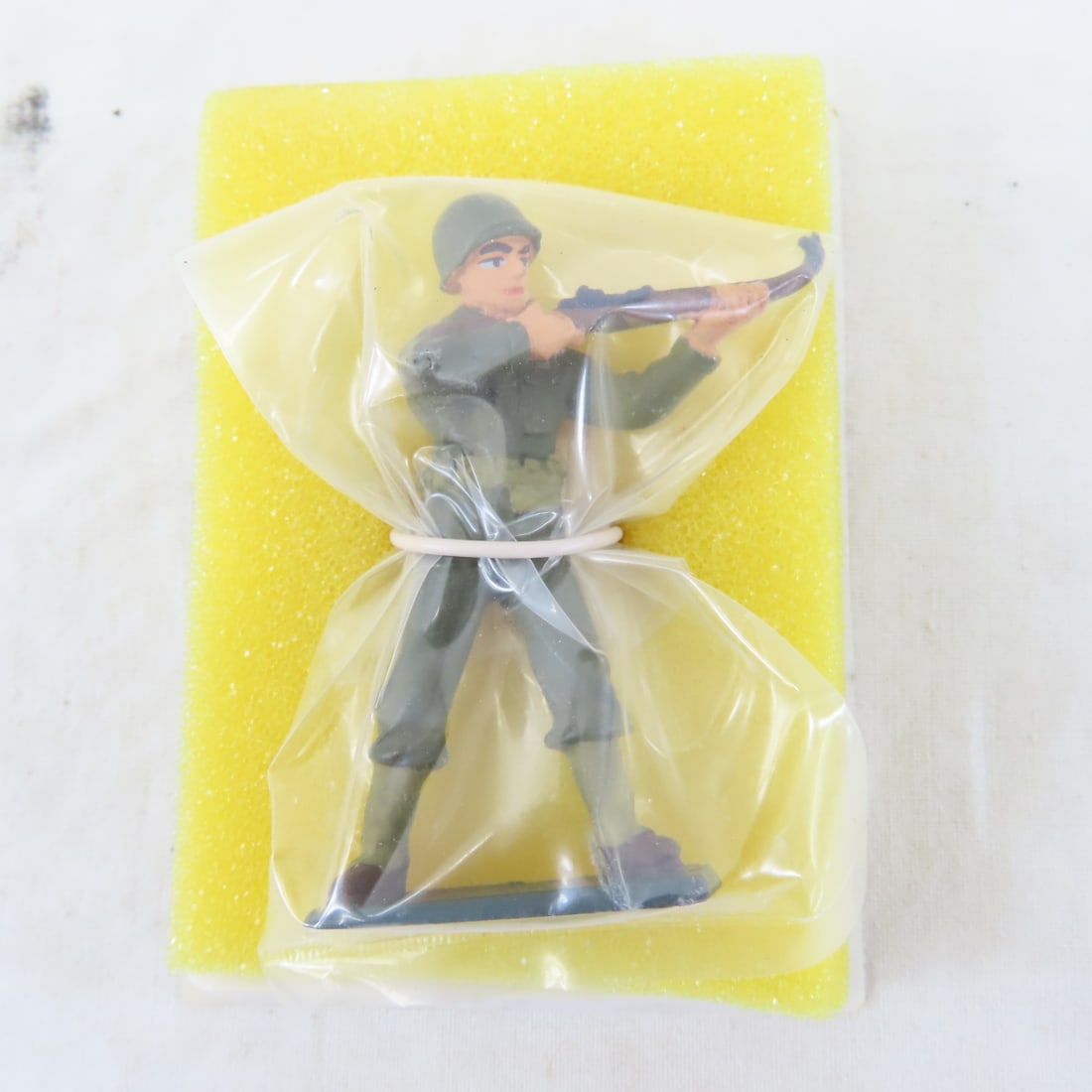4 Vintage Reeves International Lead Army Figures - 5