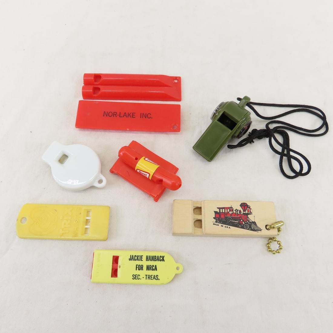 Gulliver's Travels, Whistles, Pens, Pencils & Toys - 8