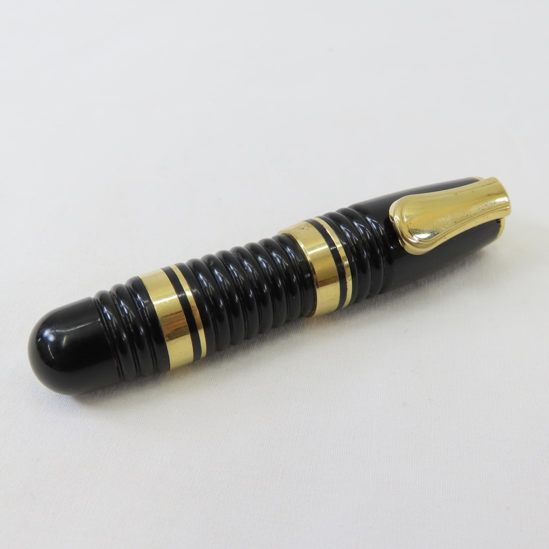 Platinum Glamour Gathered Fountain Pen - Japan (1 of 8)