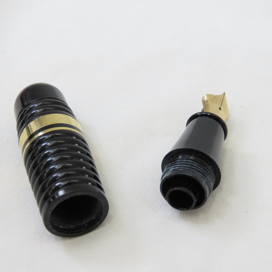 Platinum Glamour Gathered Fountain Pen - Japan - 5