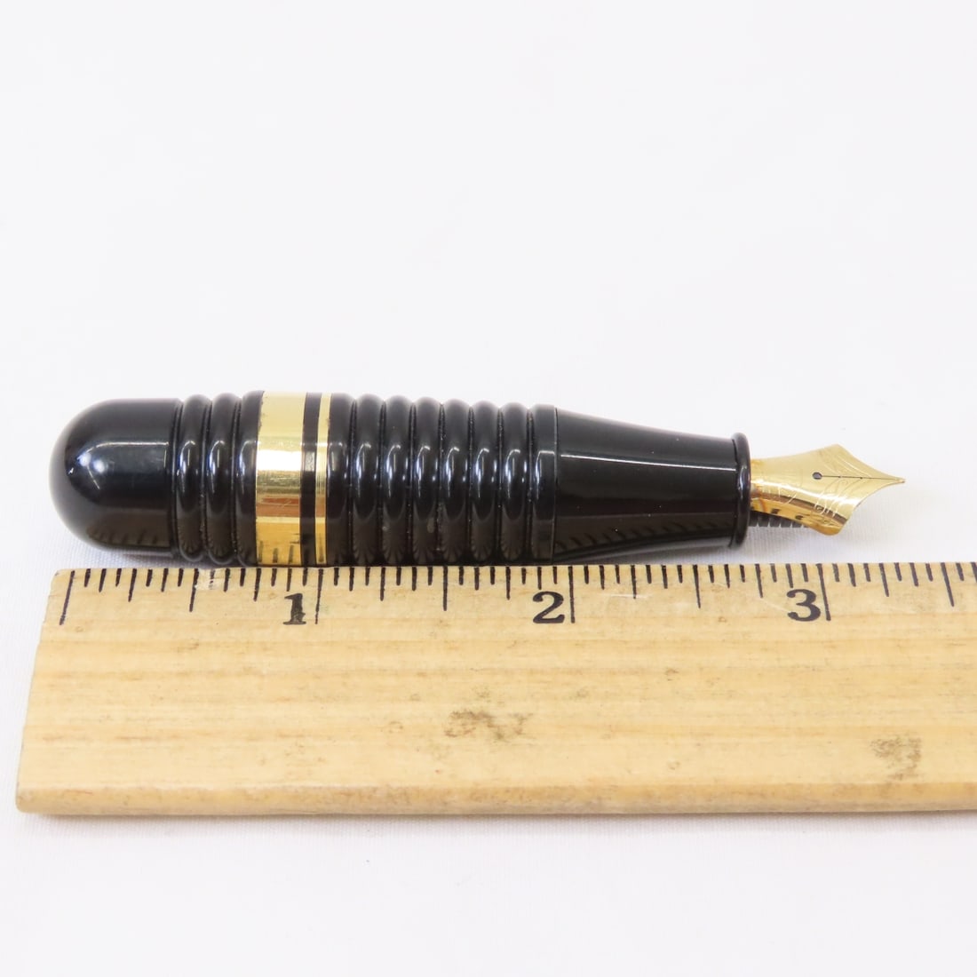 Platinum Glamour Gathered Fountain Pen - Japan - 7