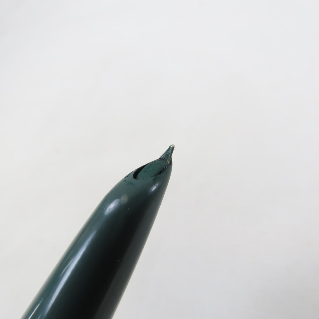 Parker 51 Full Size Fountain Pens in Black & Green - 14