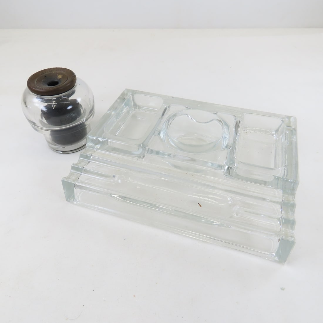 2 Sengbusch No. 56 Self-Closing Inkwells - 10