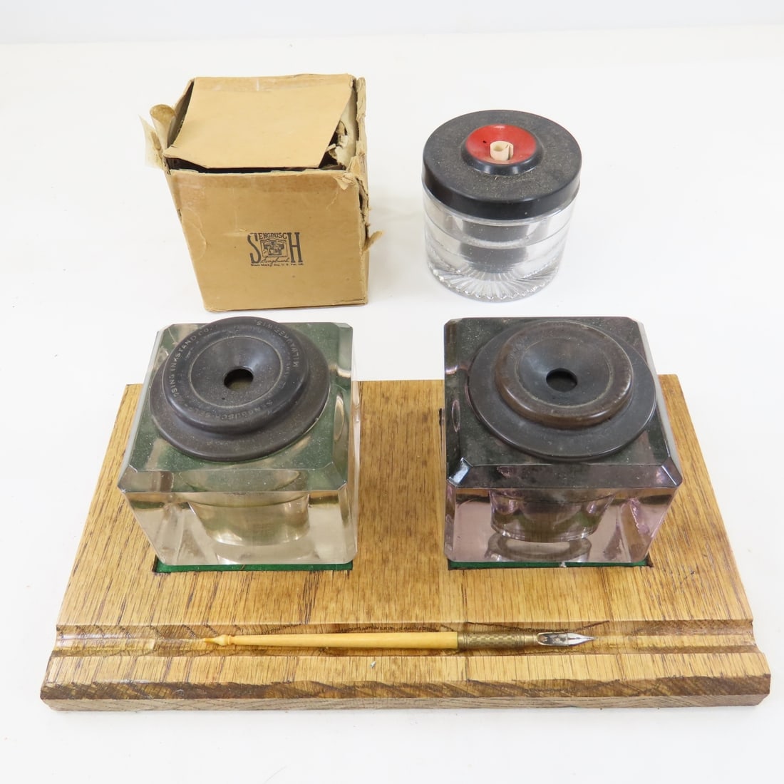 3 Sengbusch No. 51 Self-Closing Inkwells (1 of 17)