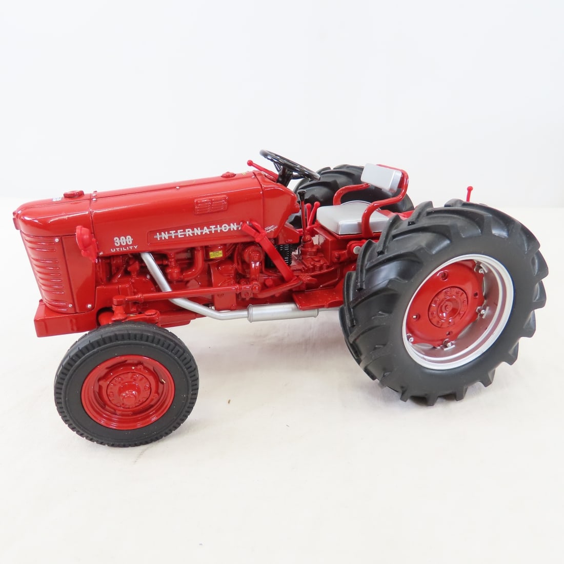 3 ERTL Diecasts: Elvis, Combine & World Pork Expo - 17