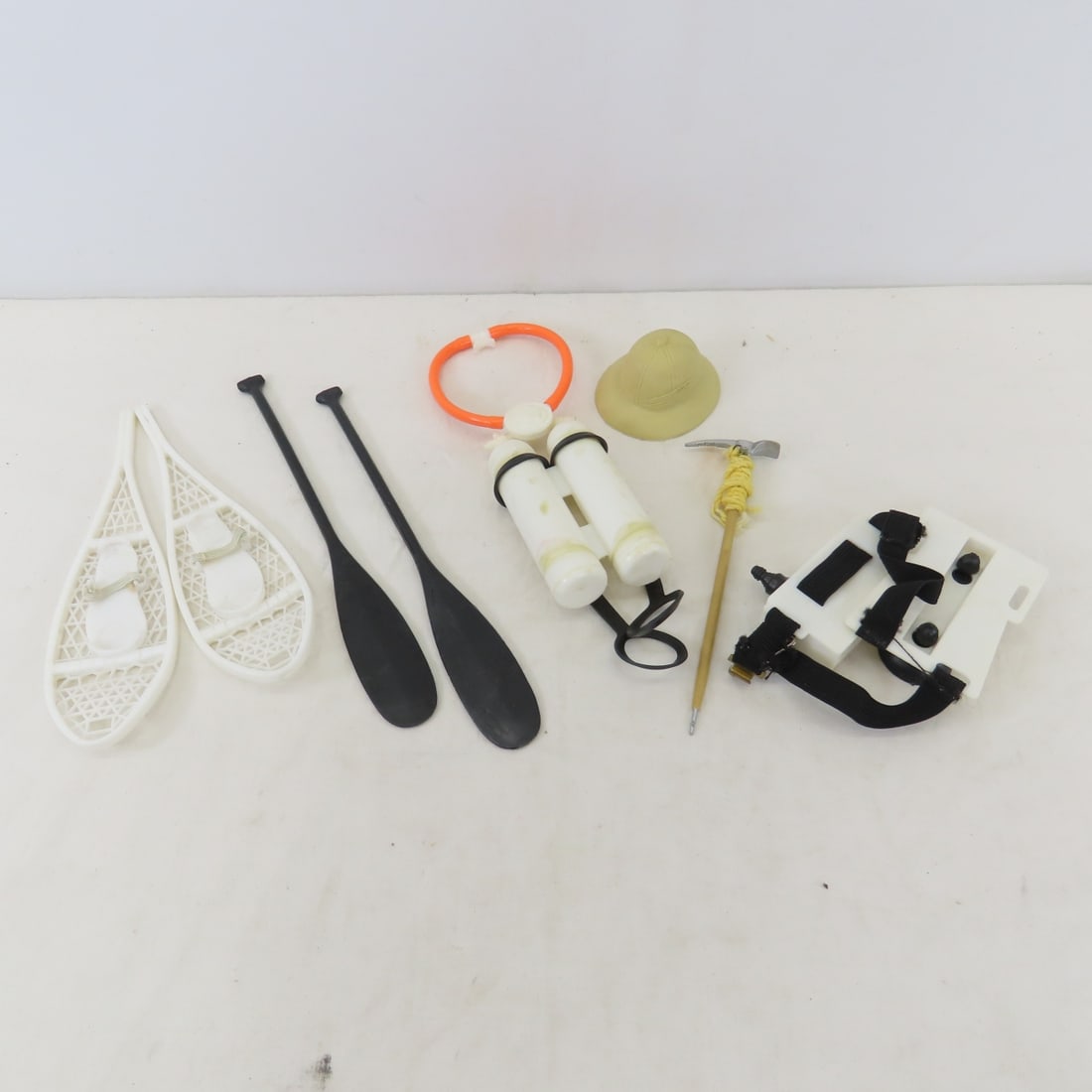 GI Joe Astrolocker and Assorted Accessories - 5