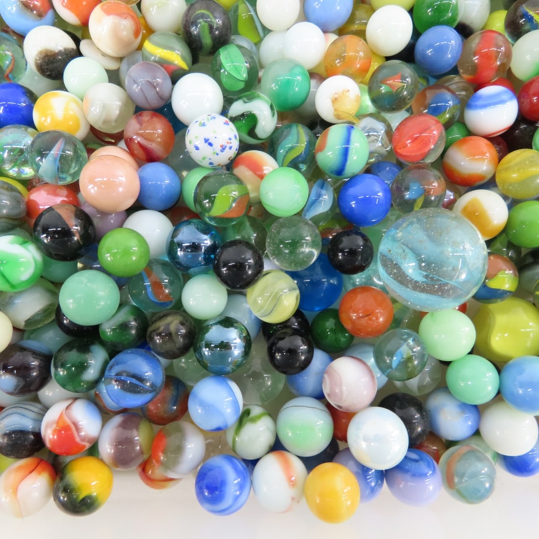 16 Pounds of Vintage & Modern Machine Made Marbles - 12