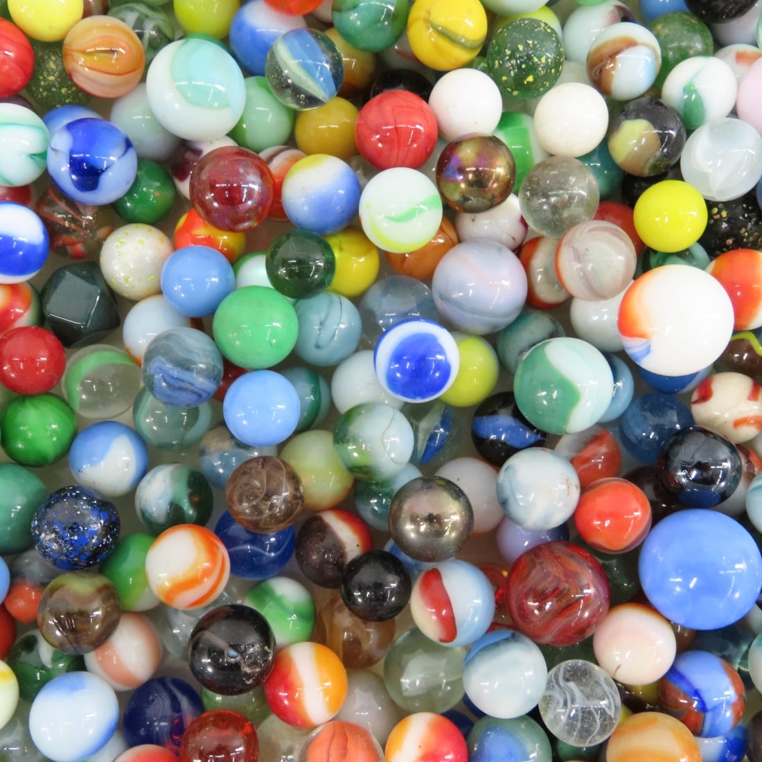 14 Pounds of Vintage & Modern Machine Made Marbles - 7