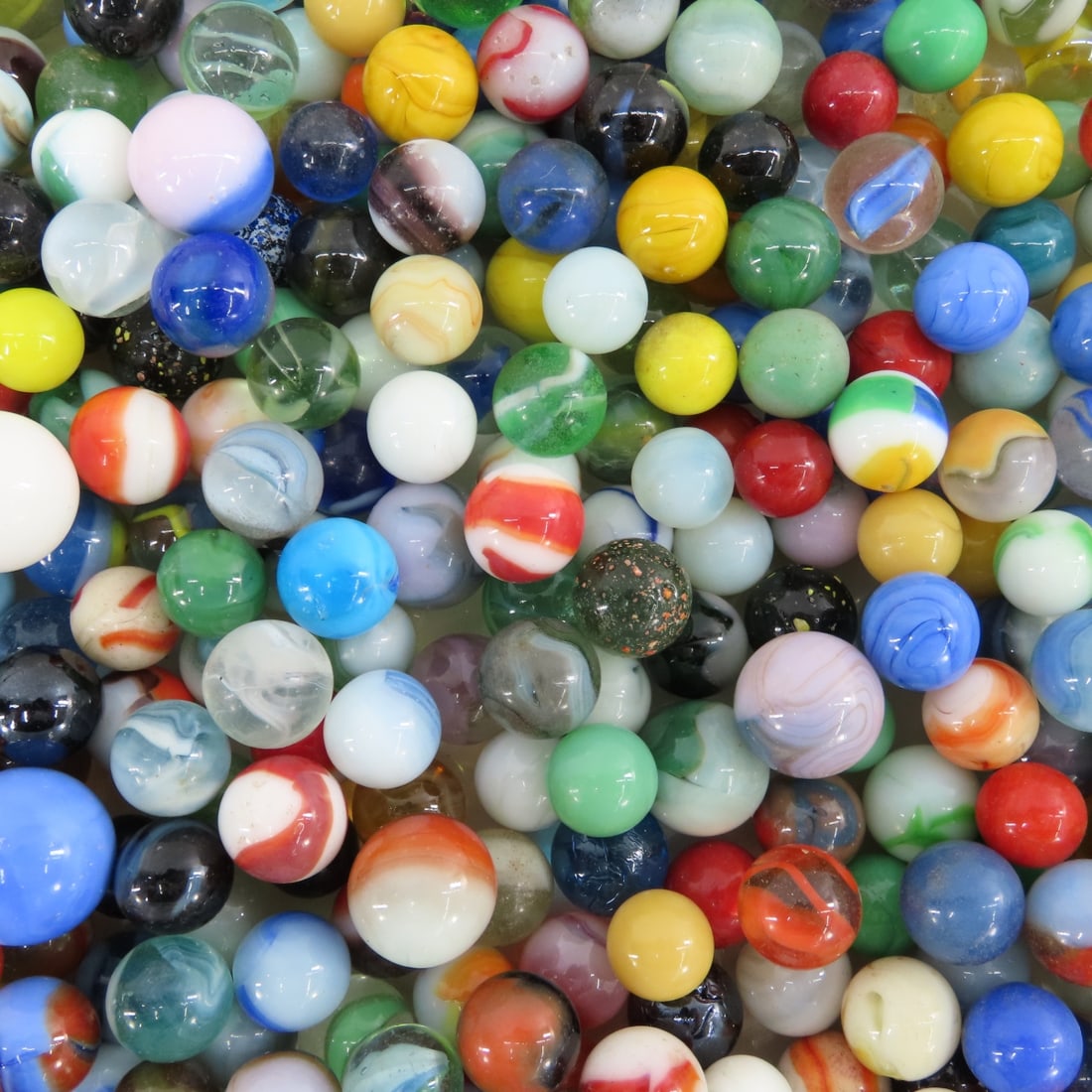 14 Pounds of Vintage & Modern Machine Made Marbles - 8
