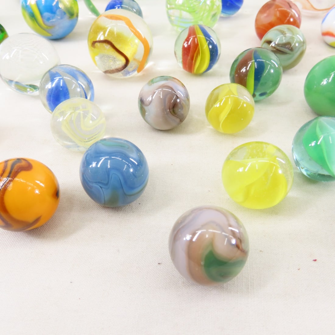 4 Handmade Modern Art Marbles with Stand for 3 - 13