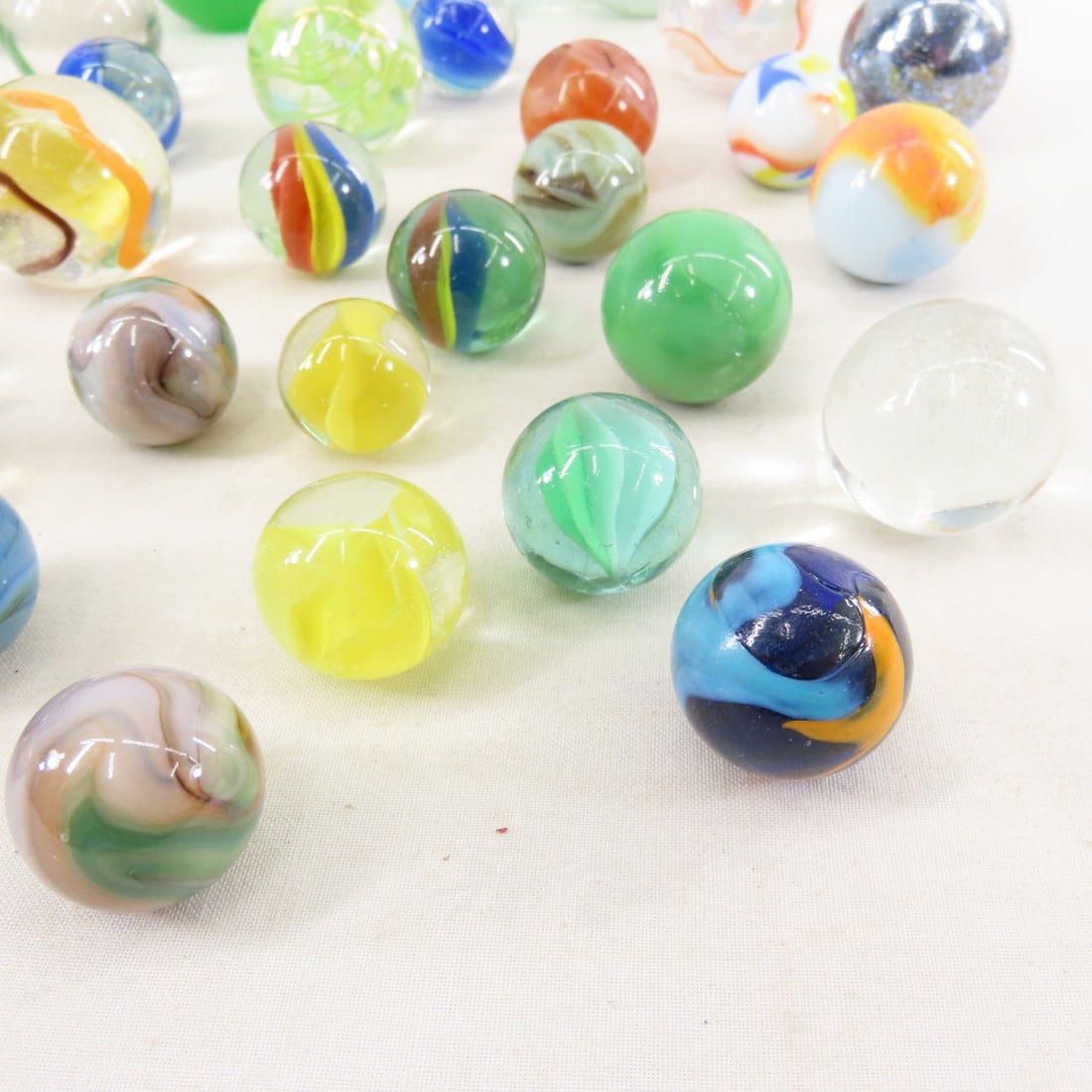 4 Handmade Modern Art Marbles with Stand for 3 - 14