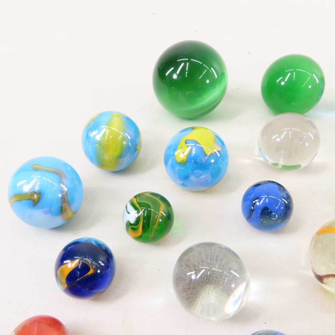 4 Handmade Modern Art Marbles with Stand for 3 - 16