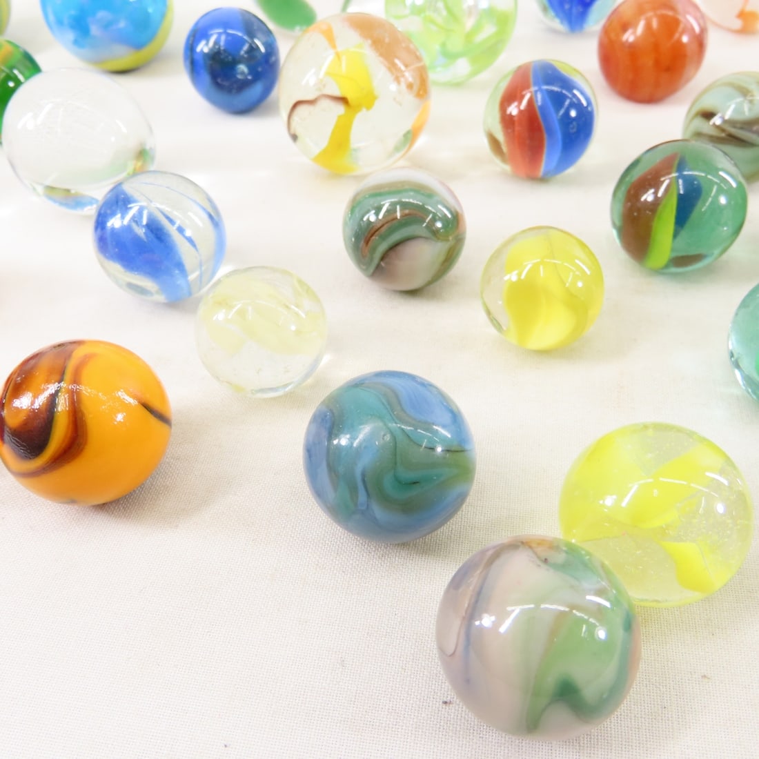 4 Handmade Modern Art Marbles with Stand for 3 - 19