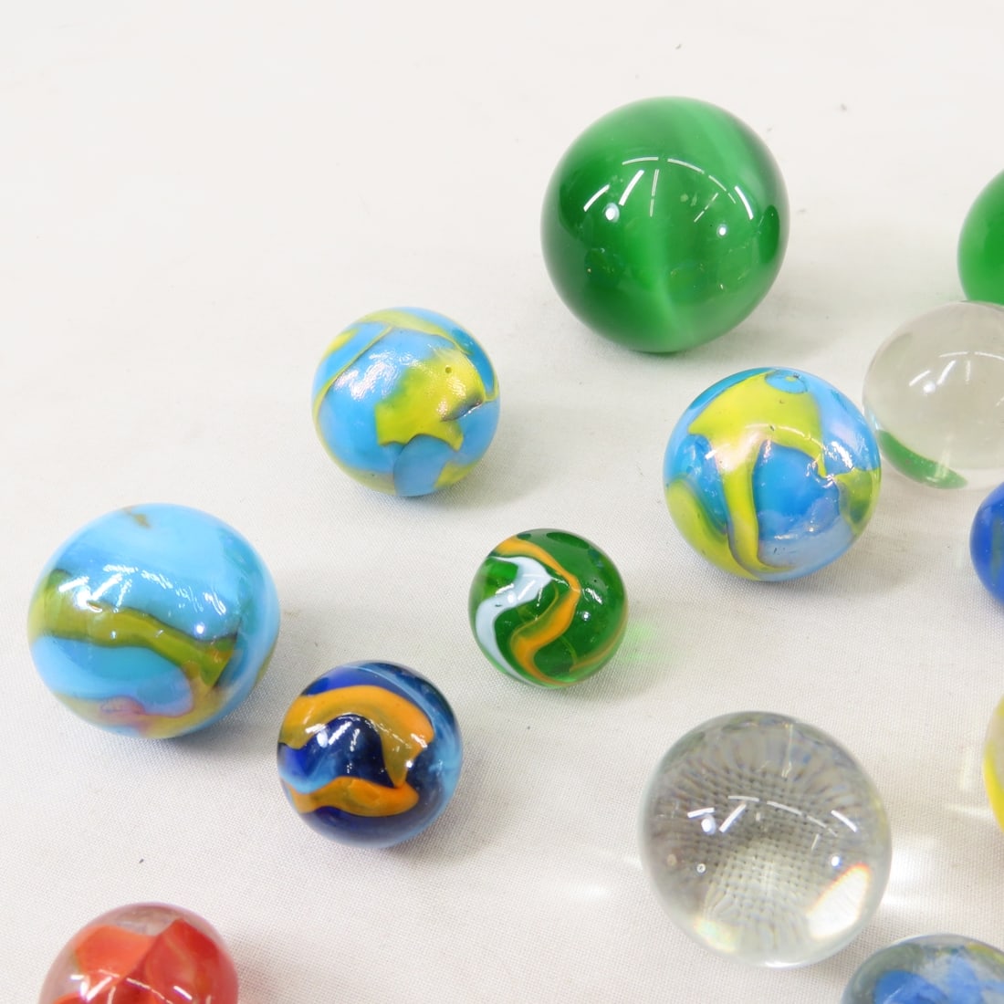 4 Handmade Modern Art Marbles with Stand for 3 - 9