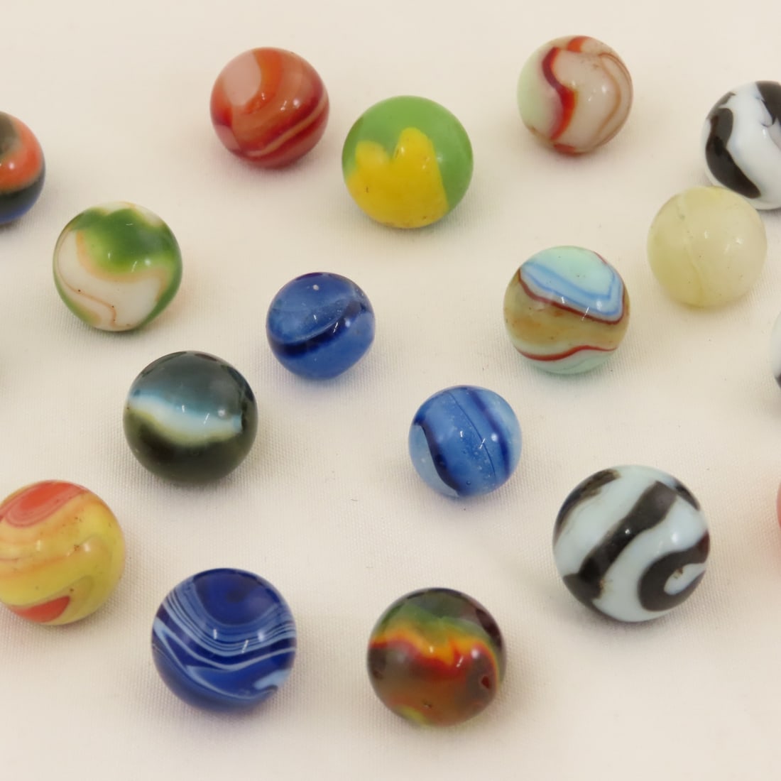 19 Vintage Peltier Marbles - 3