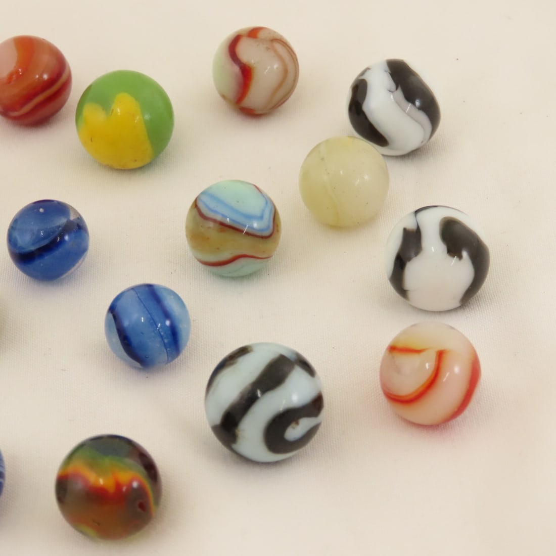 19 Vintage Peltier Marbles - 4