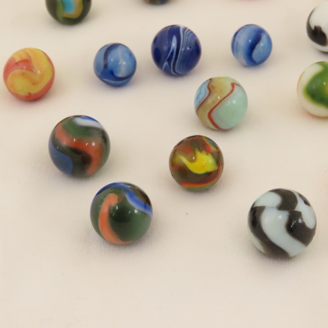 19 Vintage Peltier Marbles - 9