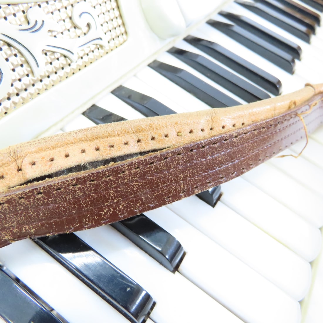 1950's Francini Italian Piano Accordion - 14