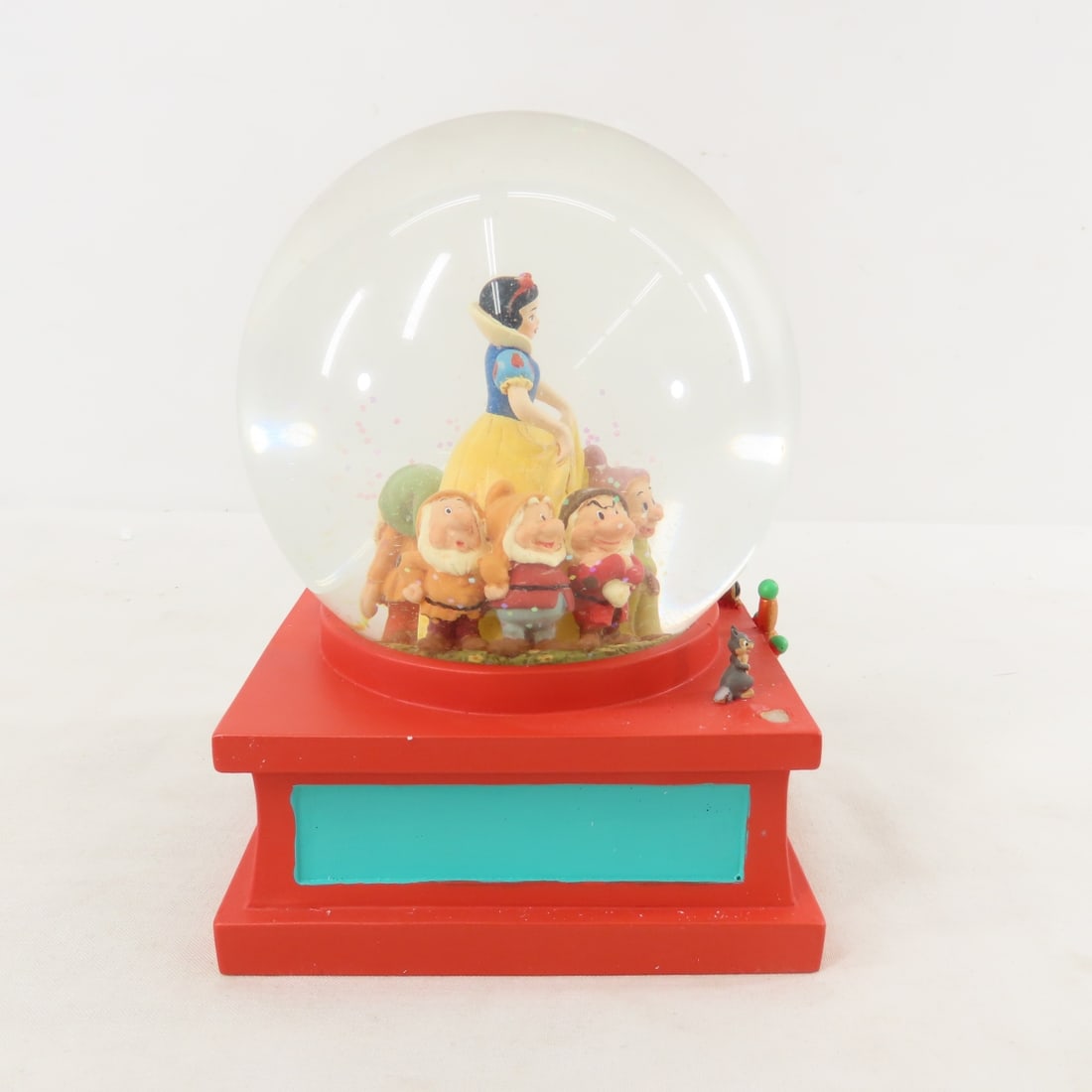 Disney Snow White & The Incredibles Snow Globes - 12