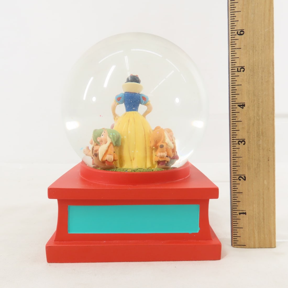 Disney Snow White & The Incredibles Snow Globes - 13