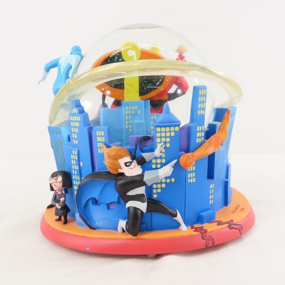 Disney Snow White & The Incredibles Snow Globes - 5