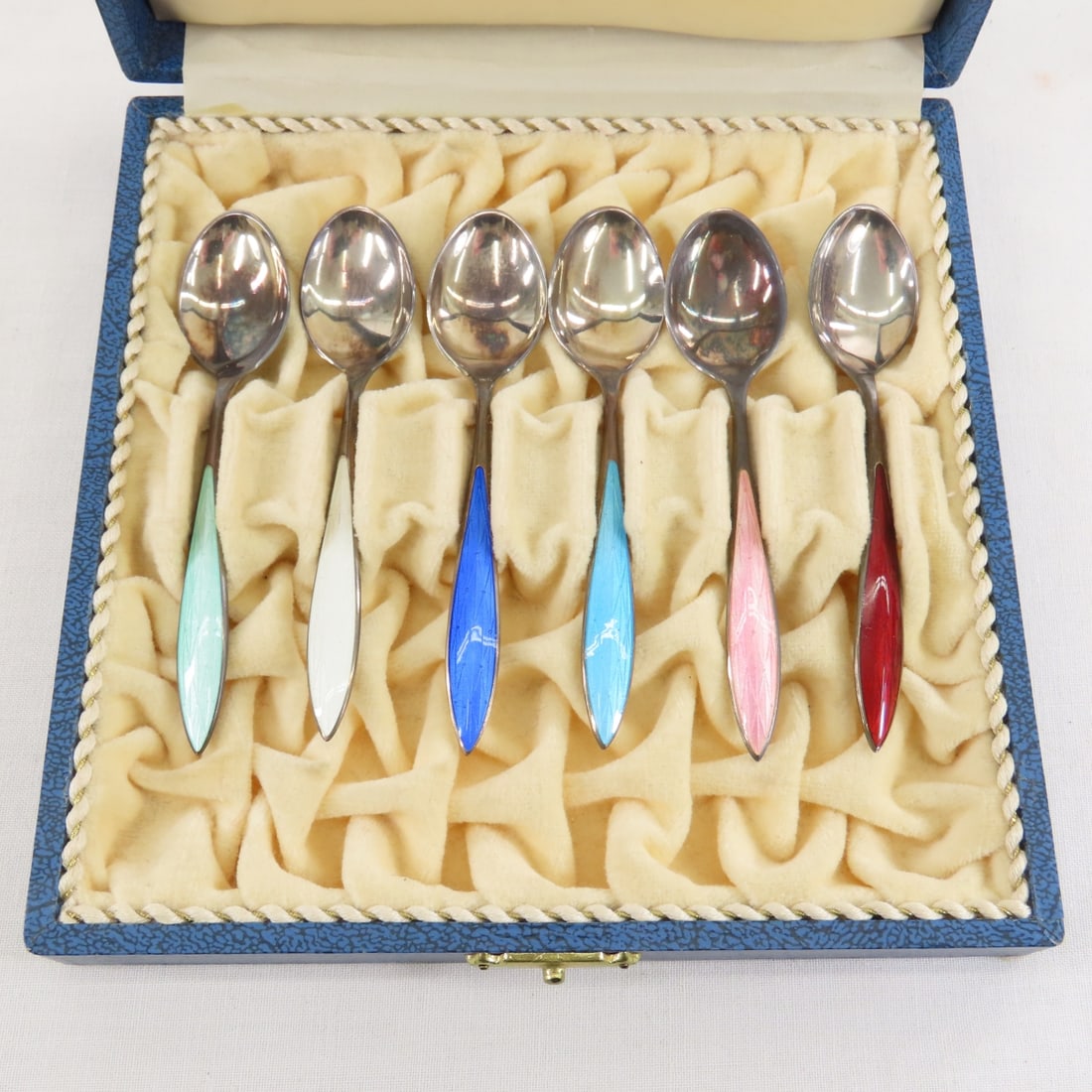 Norwegian Sterling Silver Guilloche 6 Spoon Set - 2