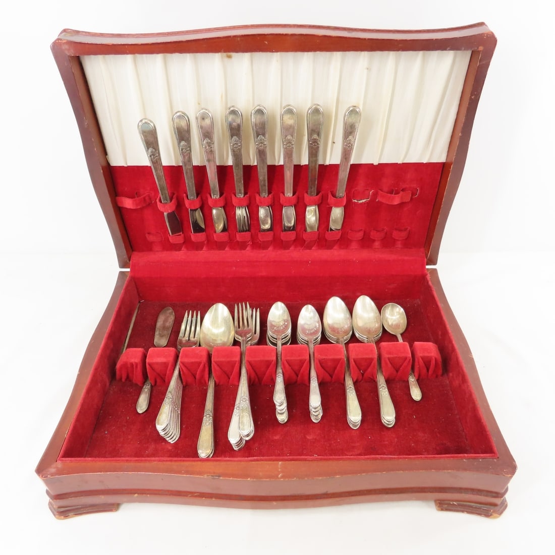 Rogers Bros. Adoration Silverplate Set for 8 (1 of 12)