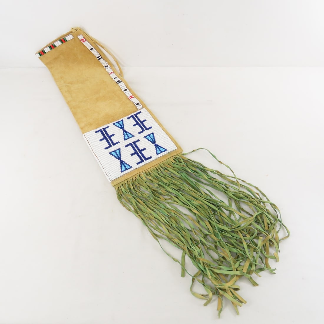 Native American Beaded & Fringed Pipe Bag (1 of 12)