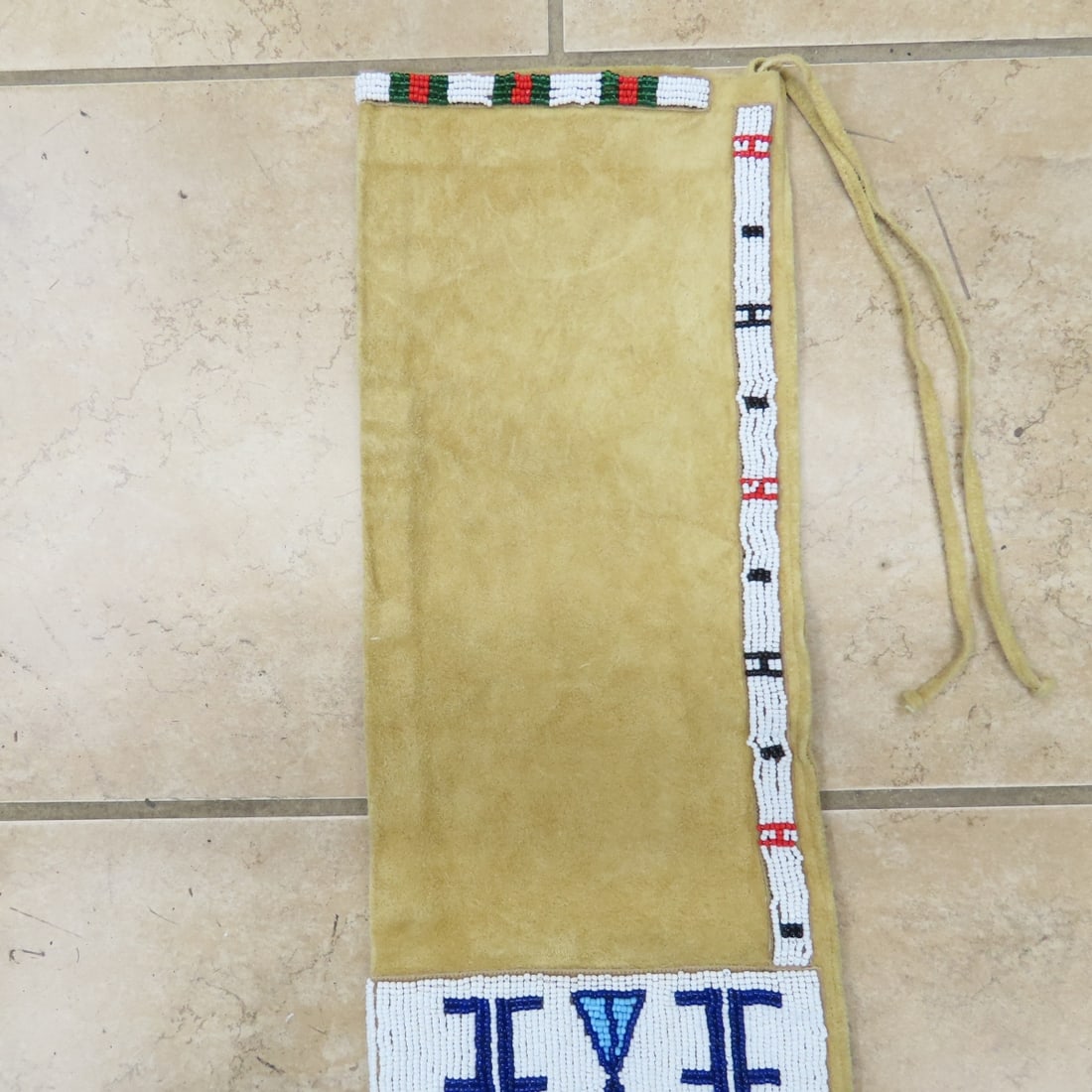 Native American Beaded & Fringed Pipe Bag - 3